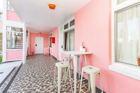 The Pink Hotel Coolangatta - Kingaroy Accommodation 3