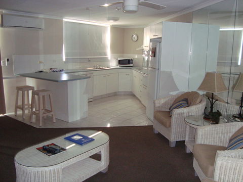Grosvenor Beachfront Apartments Surfers Paradise - Kingaroy Accommodation 14