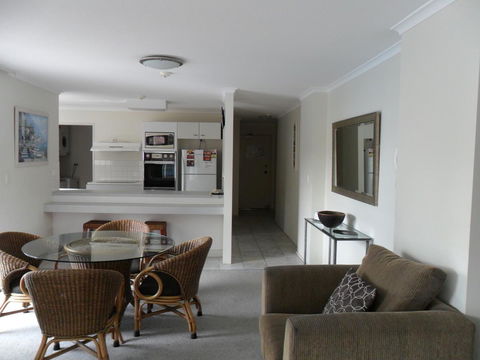 Grosvenor Beachfront Apartments Surfers Paradise - Kingaroy Accommodation 5