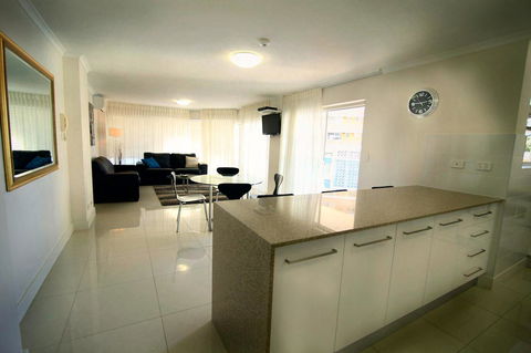 Grosvenor Beachfront Apartments Surfers Paradise - Kingaroy Accommodation 3