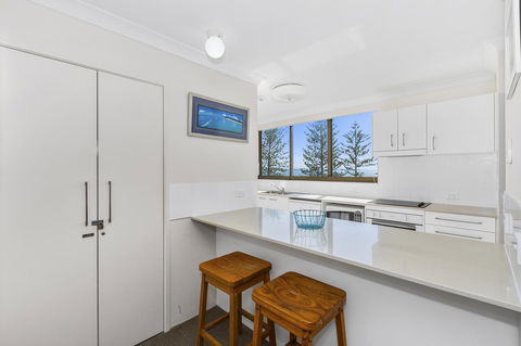 Columbia Beachfront Apartments On Rainbow Bay - Kingaroy Accommodation 22