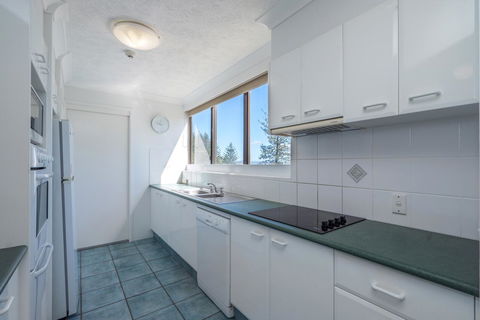 Columbia Beachfront Apartments On Rainbow Bay - Kingaroy Accommodation 7