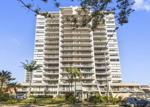 Columbia Beachfront Apartments On Rainbow Bay - Kingaroy Accommodation 4