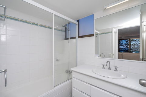 Columbia Beachfront Apartments On Rainbow Bay - Kingaroy Accommodation 9