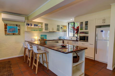 Number 2 On The Beach | Beautiful Beachfront Villa - Kingaroy Accommodation 10