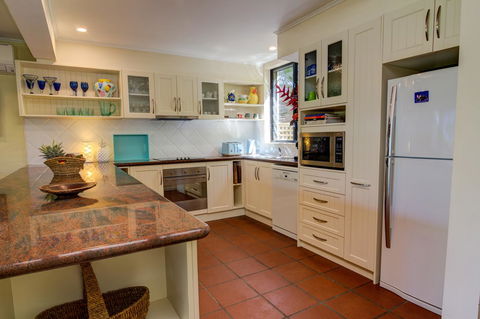 Number 2 On The Beach | Beautiful Beachfront Villa - Kingaroy Accommodation 11