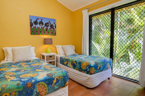 Number 2 On The Beach | Beautiful Beachfront Villa - Kingaroy Accommodation 16