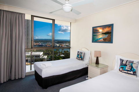Seacrest Beachfront Apartments Surfers Paradise - Kingaroy Accommodation 18