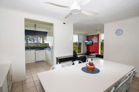Seacrest Beachfront Apartments Surfers Paradise - Kingaroy Accommodation 14