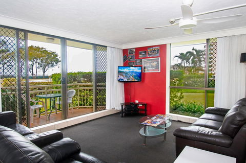 Seacrest Beachfront Apartments Surfers Paradise - Kingaroy Accommodation 9