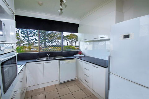 Seacrest Beachfront Apartments Surfers Paradise - Kingaroy Accommodation 12