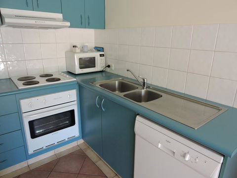 Surfers Beach Resort One - Kingaroy Accommodation 43
