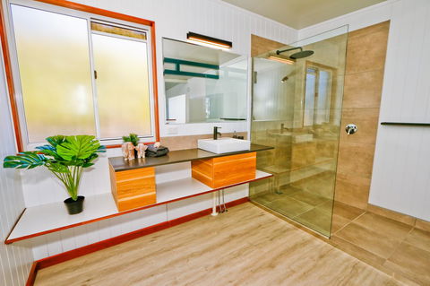 The Summit 1770 - Kingaroy Accommodation 0