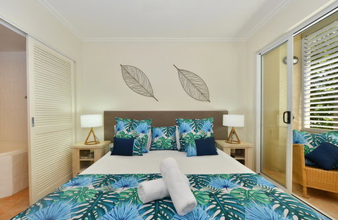 Cayman Villas Port Douglas - Kingaroy Accommodation 29