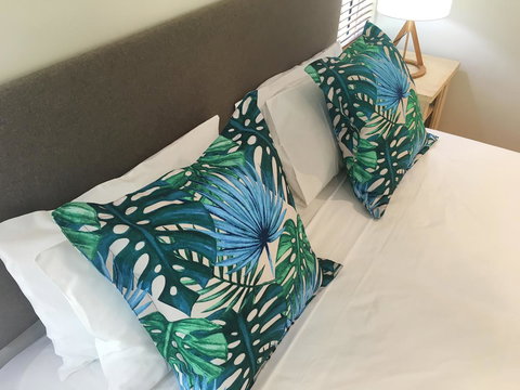 Cayman Villas Port Douglas - Kingaroy Accommodation 16