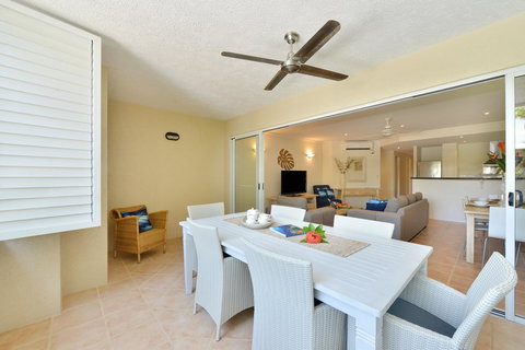 Cayman Villas Port Douglas - Kingaroy Accommodation 38
