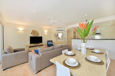 Cayman Villas Port Douglas - Kingaroy Accommodation 43