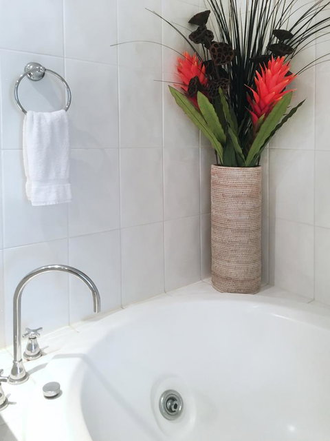 Cayman Villas Port Douglas - Kingaroy Accommodation 15