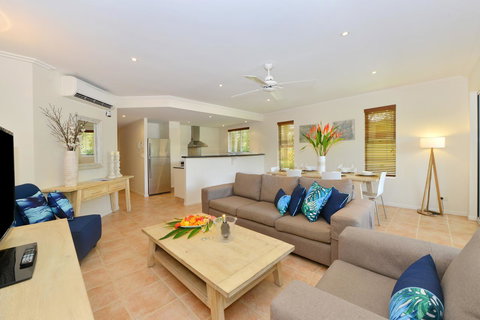 Cayman Villas Port Douglas - Kingaroy Accommodation 44