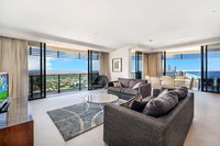 Luxury 3 Bedroom in heart of Broadbeach