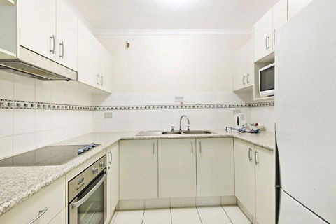 Surfers International Apartments - Kingaroy Accommodation 35