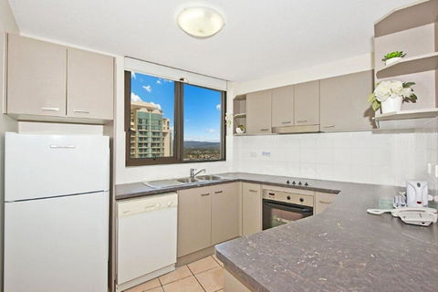 Surfers International Apartments - Kingaroy Accommodation 40