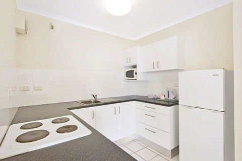 Surfers International Apartments - Kingaroy Accommodation 32
