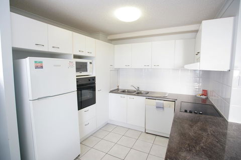 San Marino By The Sea Apartments - Kingaroy Accommodation 3