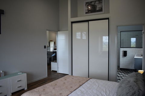 Ironbark House - Kingaroy Accommodation 23