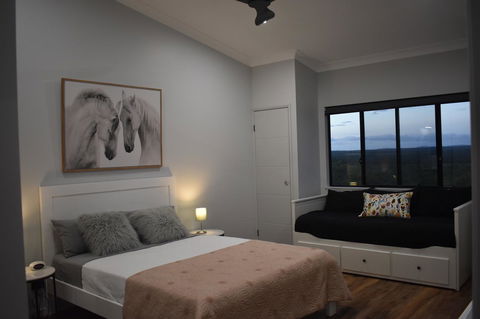 Ironbark House - Kingaroy Accommodation 1