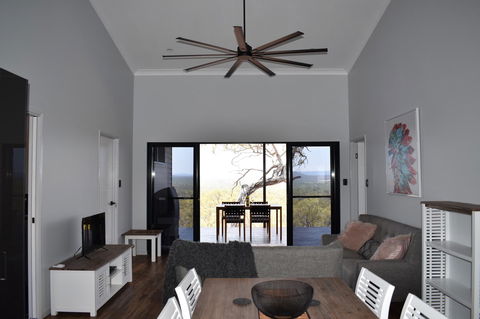 Ironbark House - Kingaroy Accommodation 30