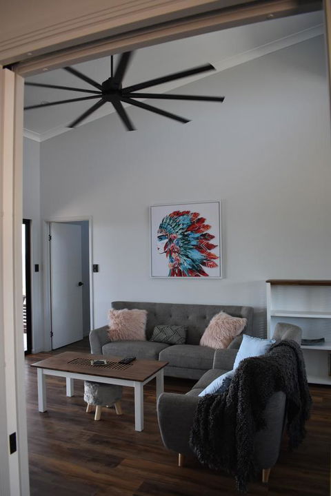 Ironbark House - Kingaroy Accommodation 15