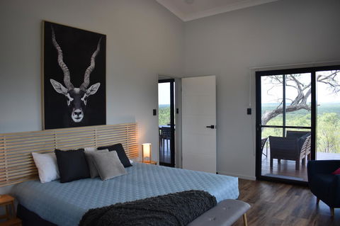 Ironbark House - Kingaroy Accommodation 10