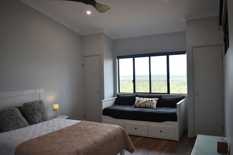 Ironbark House - Kingaroy Accommodation 36