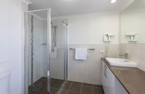 South Pacific Plaza - Official - Kingaroy Accommodation 9