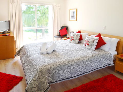 Waterfront Resort Villa With Buggy - Kingaroy Accommodation 12
