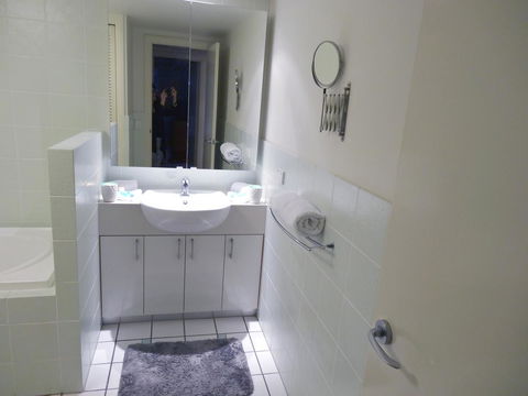 Waterfront Resort Villa With Buggy - Kingaroy Accommodation 13