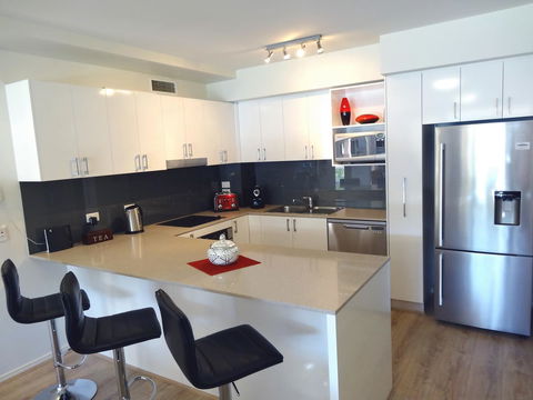 Waterfront Resort Villa With Buggy - Kingaroy Accommodation 5