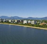 Holiday Inn Cairns Harbourside - Kingaroy Accommodation