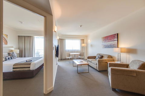 Central Cosmo Apartment Hotel - Kingaroy Accommodation 2