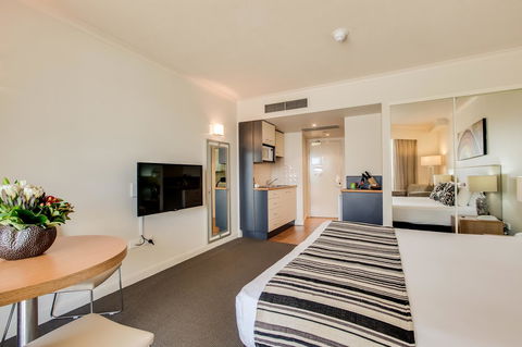 Central Cosmo Apartment Hotel - Kingaroy Accommodation 4