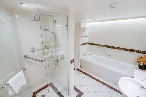 InterContinental Sanctuary Cove Resort, An IHG Hotel - Kingaroy Accommodation 2