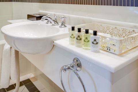 InterContinental Sanctuary Cove Resort, An IHG Hotel - Kingaroy Accommodation 18