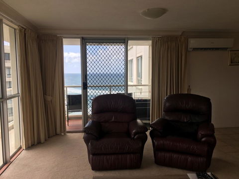 Burleigh Beach Tower - Kingaroy Accommodation 2