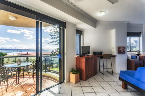 Komune Resort And Beach Club Greenmount Beach - Kingaroy Accommodation 13