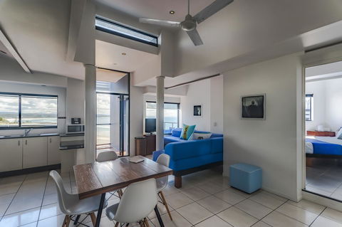 Komune Resort And Beach Club Greenmount Beach - Kingaroy Accommodation 32