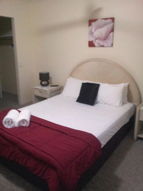 Champelli Palms Apartments - Kingaroy Accommodation 16