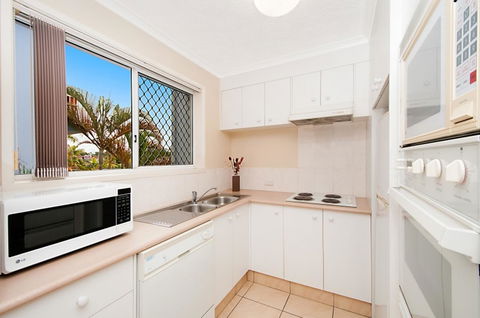 Champelli Palms Apartments - Kingaroy Accommodation 11
