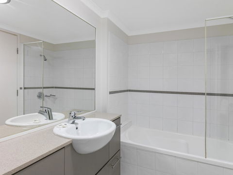 Oaks Brisbane River City Suites - Kingaroy Accommodation 10