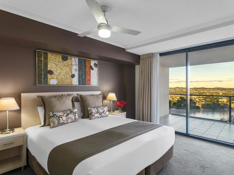 Oaks Brisbane River City Suites - Kingaroy Accommodation 1